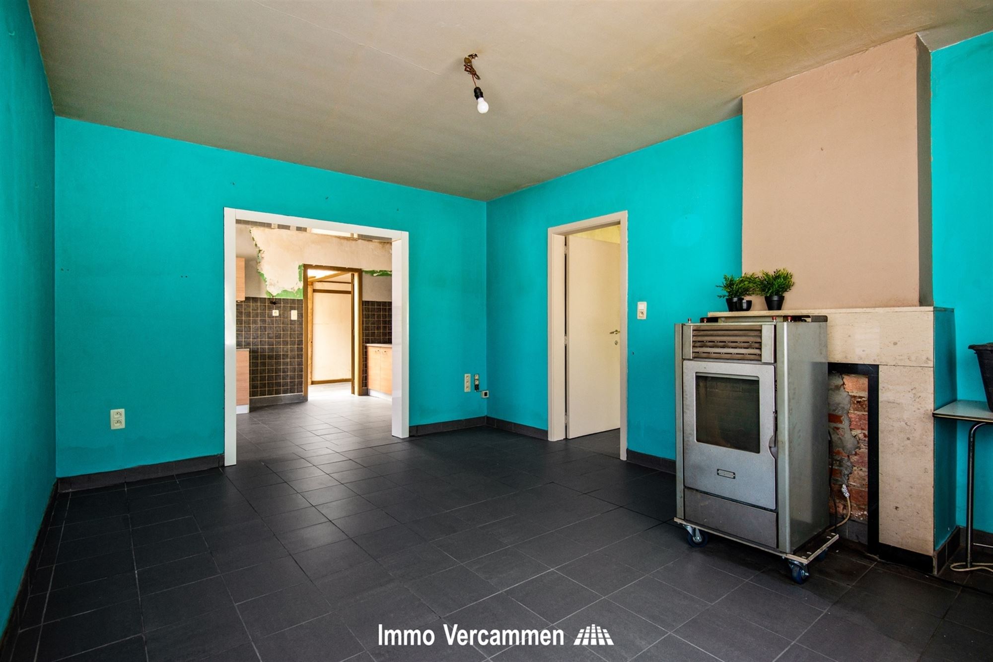 Grondig te renoveren, gelijkvloerse woning te Beerzel. - foto 4