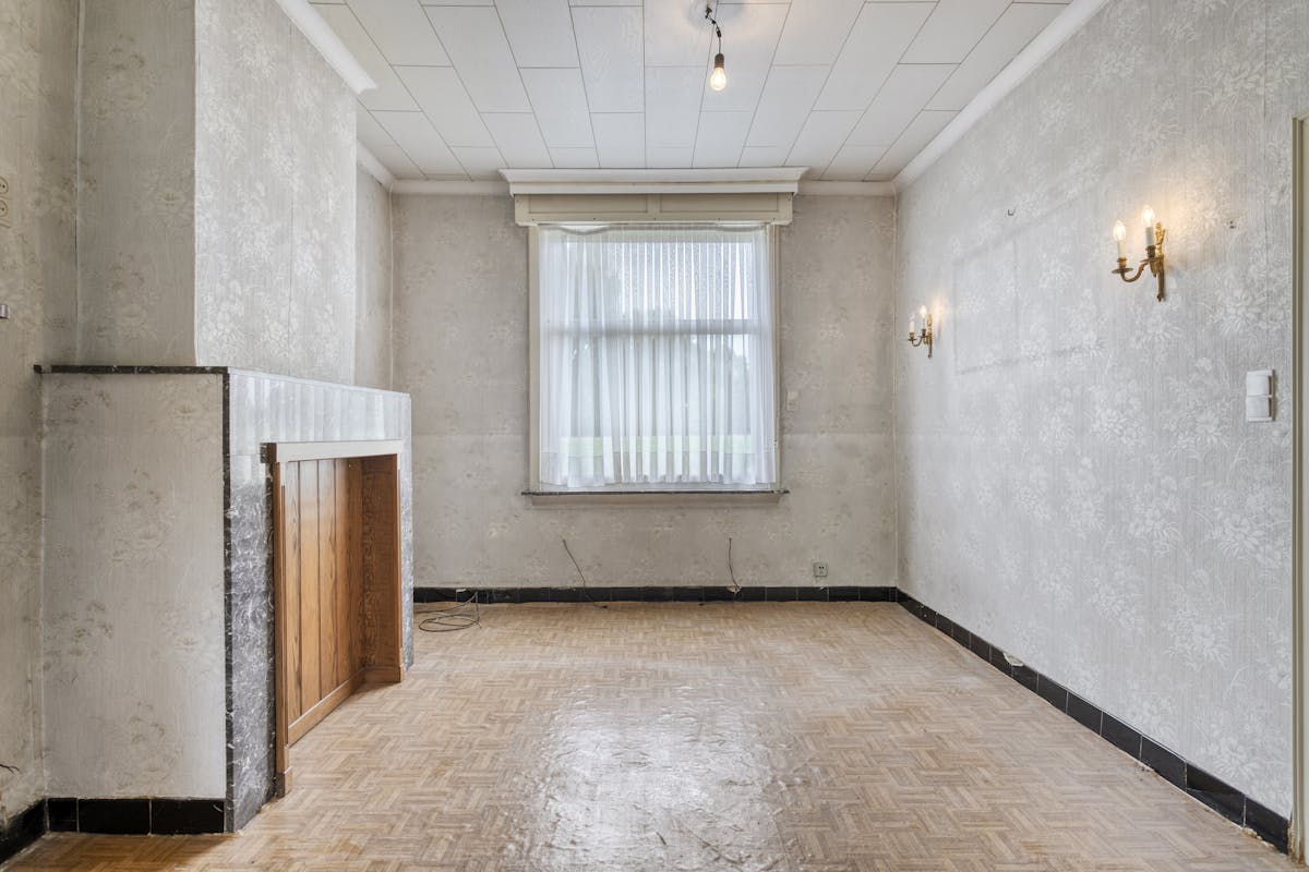 Semi-detached house to renovate in Gullegem - photo 4