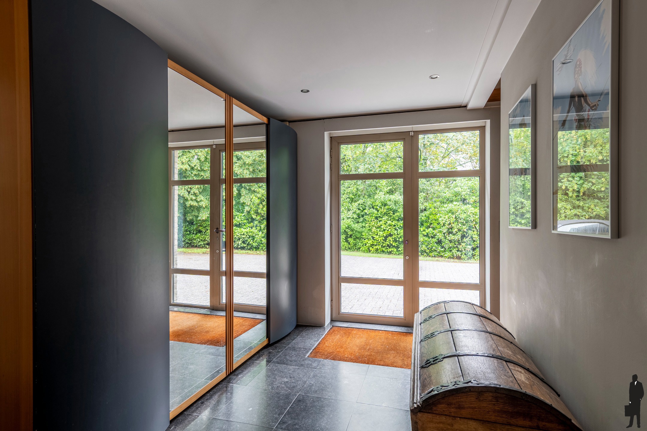 Villa op ca. 2565 m² met orangerie, stallen en privacy - foto 4