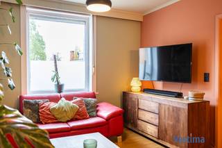 Welkom in deze warm ingerichte gezinswoning in Nieuwerkerken. Bij het binnenkomen word je ontvangen in een praktische inkomhal met...