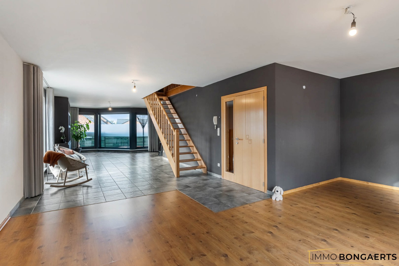 Ruim duplexappartement met 4 slaapkamers - foto 4