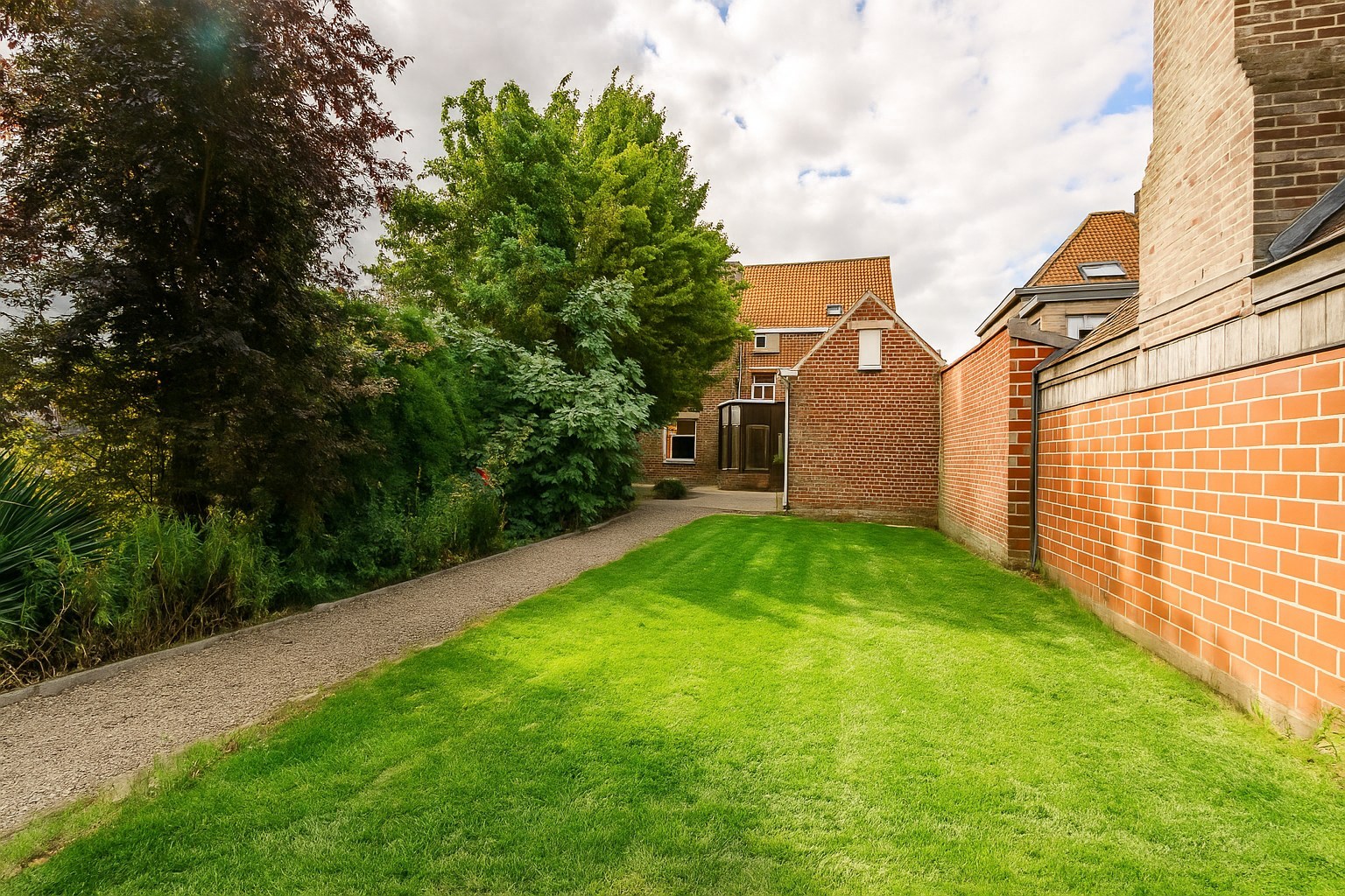 KARAKTERVOLLE INTERBELLUM VILLA OP 1.187 m² IN HARTJE ARDOOIE - foto 3
