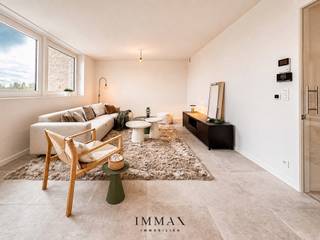 Residentie Estée is gelegen aan de Noorweegse Kaai in Brugge, vlakbij de Dampoort met prachtig zicht op de Damse Vaart en bestaat uit 26 appartementen type 1, 2 en 3 slaapkamers en 1 praktijkruimte.<br /><br />De historische Brugse binnenstad en het openbaar vervoer liggen in de directe nabijheid waardoor de residentie vlot bereikbaar is. <br />De ruime en standingvolle luxe-nieuwbouwappartementen zullen stuk voor stuk voorzien worden van alle moderne technieken en worden afgewerkt met uiterst duurzame kwaliteitsmaterialen. Ieder appartement geniet een prachtig ruim terras met zicht op het water of zicht op de groene omgeving.<br /><br />De centrale ligging en de ruime en luxueuze opvatting van het ontwerp dragen bij tot een aangenaam wonen of een interessante investering.<br /><br />De residentie is een voorbeeld van hedendaagse architectuur: <br />- ruim zowel naar leefruimtes als naar terrassen. <br />- gezond ademend wegens zijn traditionele manier van bouwen <br />- onderhoudsvriendelijk door het gebruik van pvc ramen, isolerend door de sterk doorgedreven vloer-, wand- en gevelisolatie. <br /><br />Grootste troeven:<br />• Prachtige locatie met zicht op de Damse Vaart en op wandelafstand van Brugge Centrum<br />• BEN (Bijna Energie Neutraal): Warmtepomp aanwezig in ieder appartement<br />• Ruime keuze aan zowel 1-, 2- of 3-slaapkamer appartementen<br />• Ondergrondse staanplaatsen of garageboxen ter beschikking<br />• Moderne architectuur en duurzame kwaliteitsmaterialen<br />• Onder bepaalde voorwaarden kan u deels aankopen aan het btw-tarief van 6%