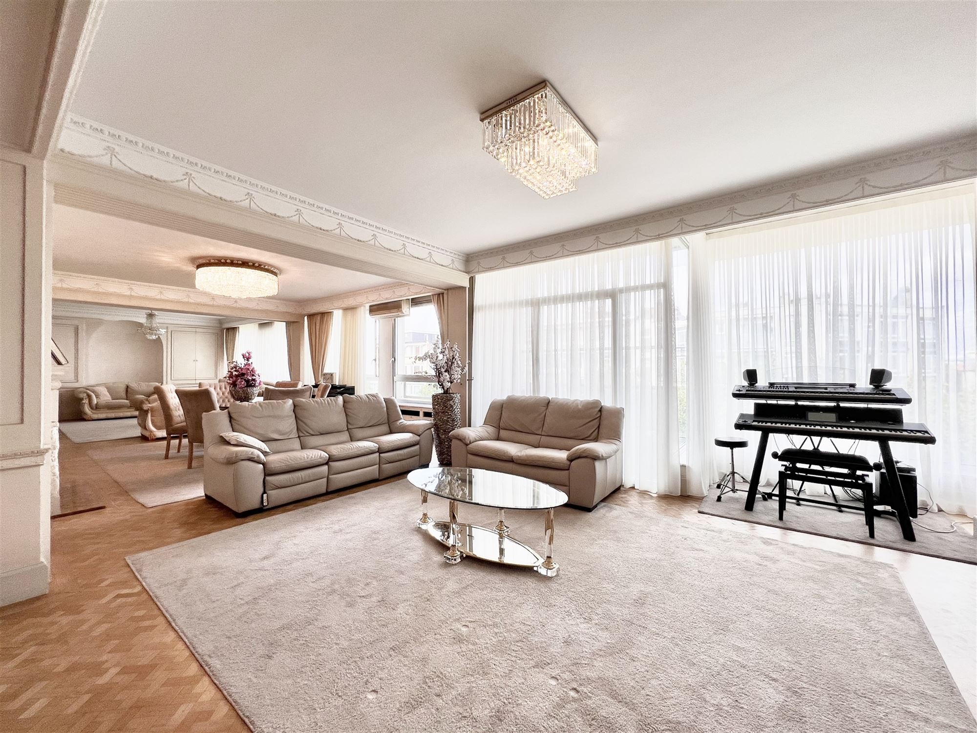 Apartment for sale in Antwerp with 5 bedrooms - photo 3