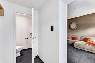 Voor meer info of een bezoek, bel 054 69 39 37 - Deze verzorgde en volledig gerenoveerde woning is meteen instapklaar en combineert comfort...