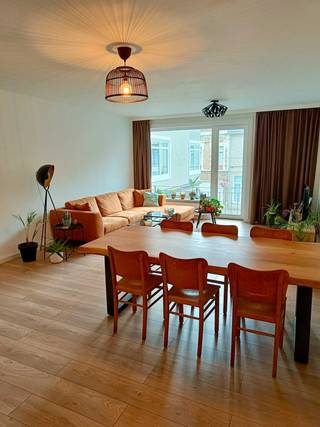Lichtrijk 2-slaapkamerappartement op toplocatie in hartje Tienen.Op slechts 100 meter van de Grote Markt in Tienen, bevindt zich dit charmante en...