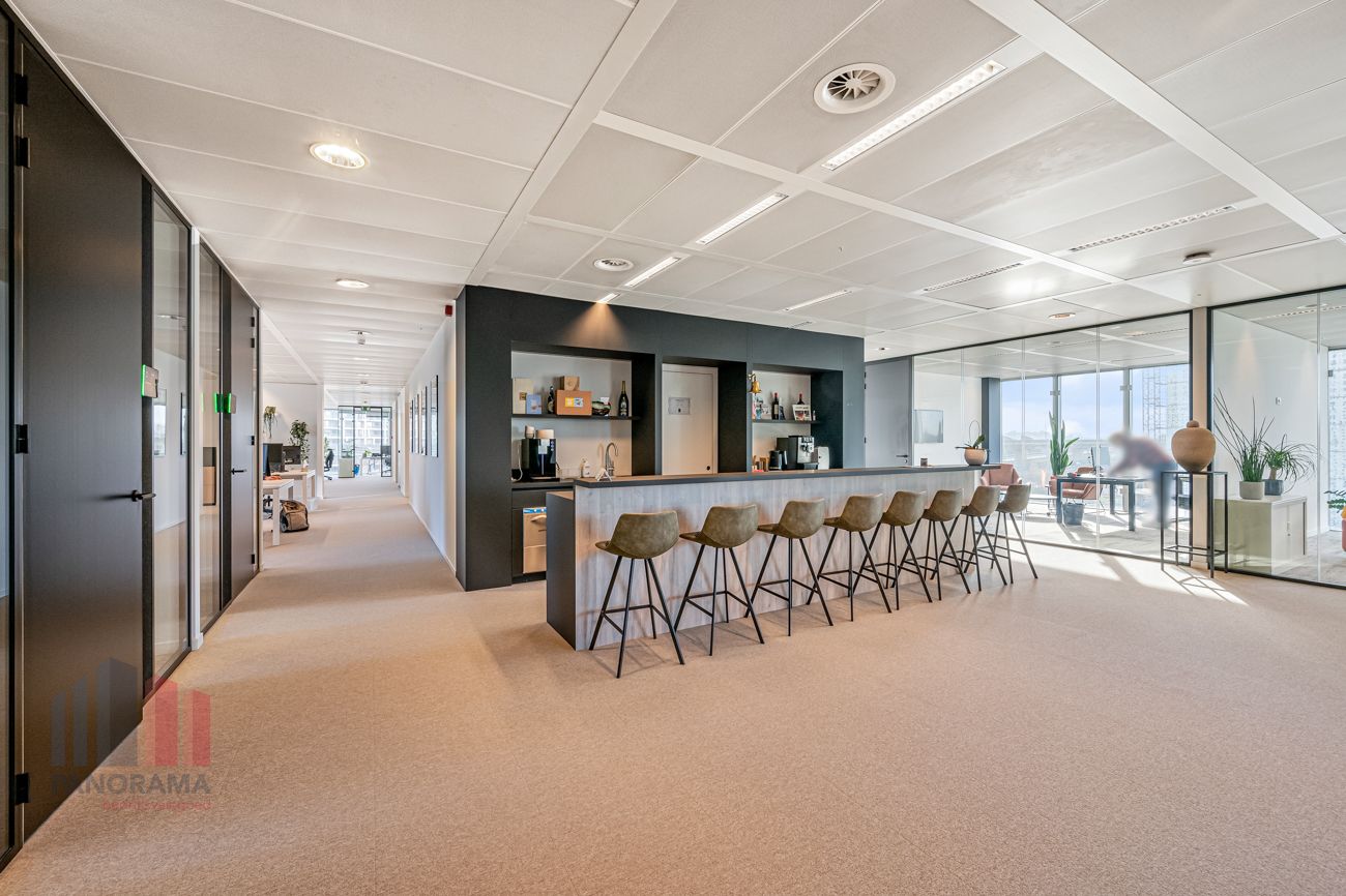 1.005 m² ready-to-use offices on absolutely prime location near Ghent city centre - photo 4