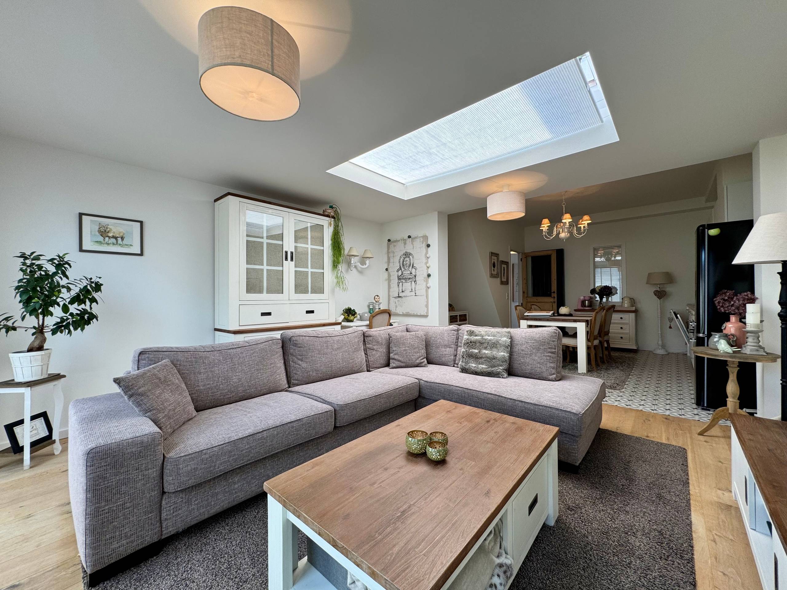 Gerenoveerde, bemeubelde woning te huur nabij het centrum van Eeklo. - foto 3
