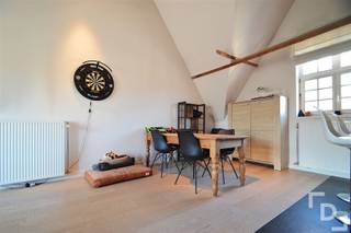 In de Sint-Jacobsstraat in Ieper vinden we dit prachtige duplex-appartement met garage.Dit appartement geniet van een toplocatie waardoor...