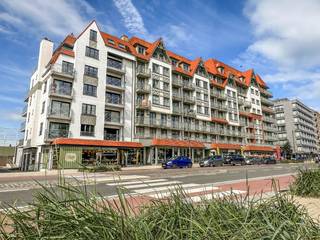 In het garagecomplex van residentie Gauquié, op verdieping -3, bevindt zich deze ruime dubbele garagebox met een bijkomende autostaanplaats ervoor.De...