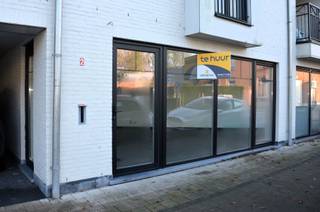 Modern kantoor te huur in hartje Essen! Deze volledig uitgeruste ruimte beschikt over een EPC label B, een eigen parkeerplaats en alle...