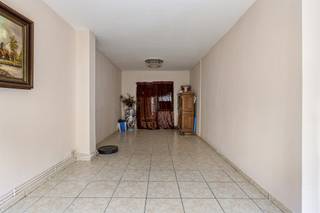 Ben je op zoek naar een ruime woning met 4 slaapkamers en tuin te koop in Hoboken? Dan is dit ruime woning te koop aan de Sint-Bernardsesteenweg...