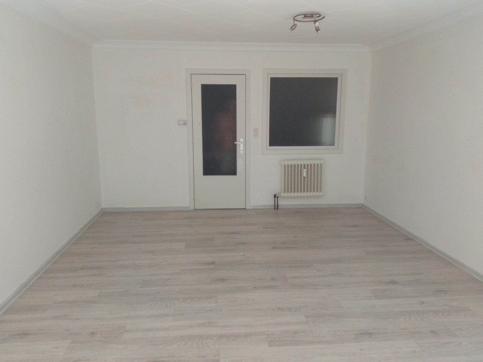 Retro-instapklare studio MET RUIME slaaphoek  vlak bij strand en zee! - foto 3