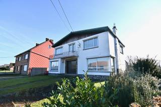 ***NIEUWE PRIJS***In een uiterst rustige straat bevindt zich deze ruime alleenstaande woning boordevol potentieel. Dankzij de vele...