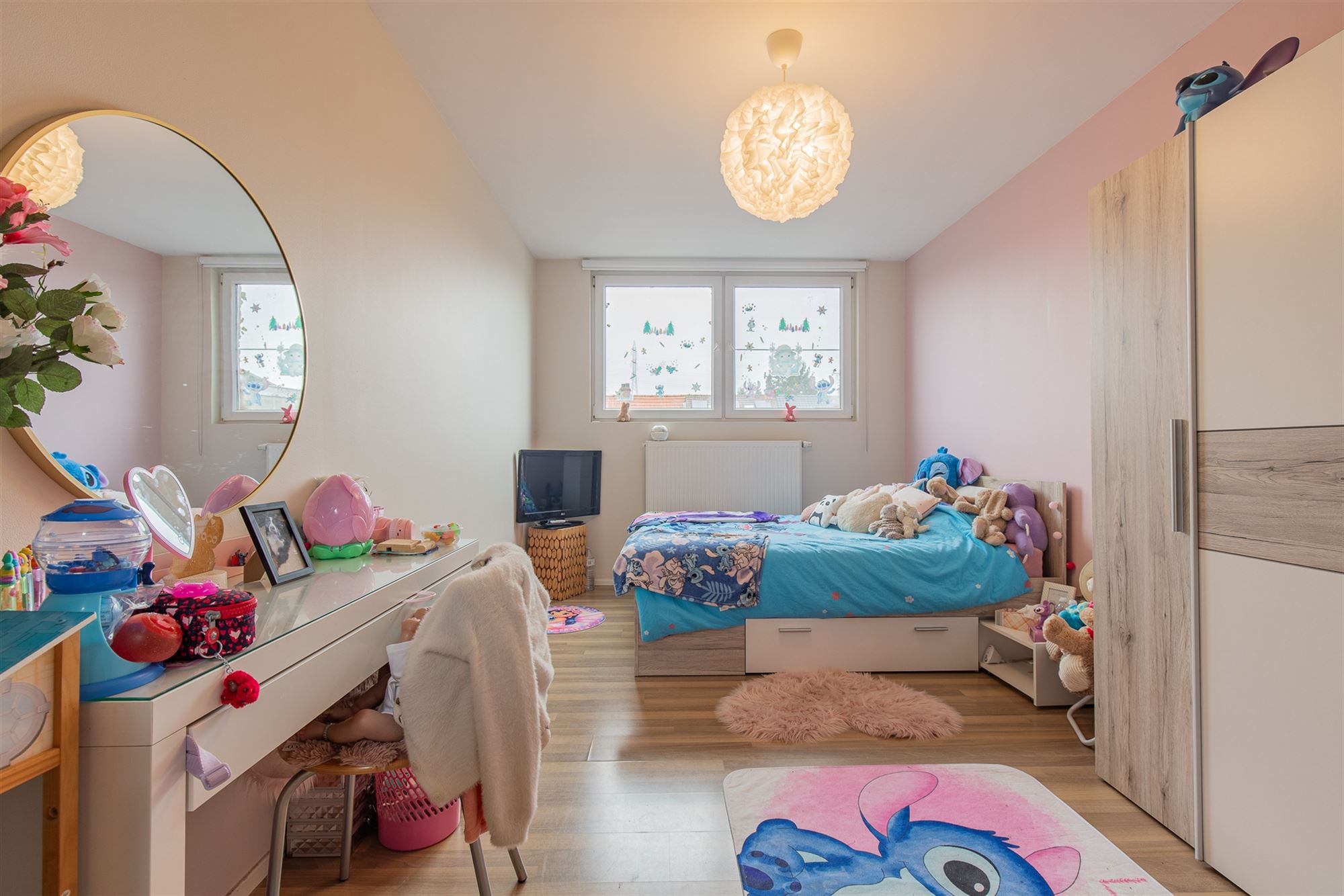 Ruime woning met atelier of opslag. - foto 5