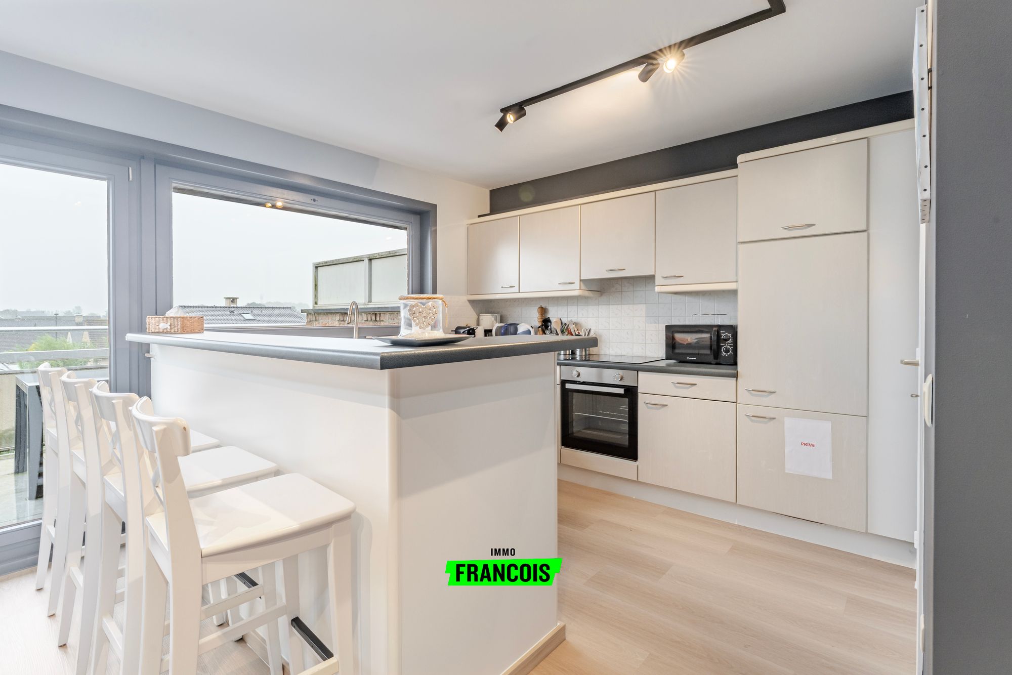Ruim opgefrist duplex appartement te koop te De Haan centrum! - foto 5