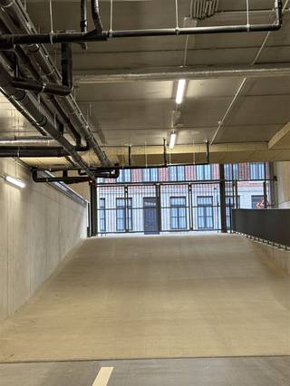Recente open staanplaatsen in het nieuwbouw complex Burenberg.Ideaal gelegen op wandelafstand van het centrum van Leuven, op een boogscheut van de...