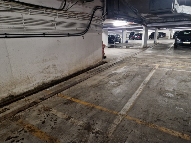 Negen autostaanplaatsen in Empire Building te koop - foto 3