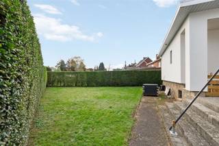 Welkom thuis in deze gezellige woonst waar comfort, stijl en ligging perfect samenkomen! Deze gerenoveerde woning biedt alles wat je zoekt: ruimte,...