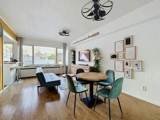 Looking for a ready-to-move-in studio to rent in Antwerp? This furnished studio is located on the fourth floor with an elevator in Dubois Street. Living in Antwerp here means enjoying the perfect balance between the dynamism of the Eilandje and the tranquillity of Park Spoor Noord. Thanks to its central location, public transport, shops and cozy restaurants are always within reach.<br /><br />Layout of apartment floor 4 with lift:<br /><br />-Entrance hall: Welcome room with access to the living space.<br />-Living space (31.2 m²): Bright living and sleeping area (6 m x 5.2 m) that is fully furnished, including a practical built-in closet with freezer and connections for a washing machine and dryer. The living area has a handy Murphy bed that you can fold in or out.<br />-Kitchen (2 m²): Compact, equipped kitchen with a refrigerator, sink, microwave and stove.<br />-Bathroom (3.06 m²): Bathroom equipped with a bath/shower combination, toilet and a single washbasin.<br /><br />Details:<br /><br />-Top location in Antwerp near Park Spoor Noord and the Eilandje<br />-Located on the 4th floor (with elevator)<br />-Fully furnished and ready to move in<br />-Fixed commission costs: 75 euro per month including water and heating<br />-Available immediately