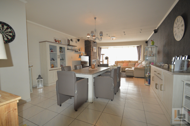 Instapklare woning met garage en tuin in het centrum van Ronse - photo 4