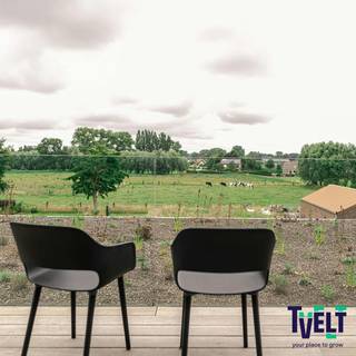 Indeling & Faciliteiten:- Office rooms- Event & board rooms- Classroom- Break-out rooms- Coworking spaces- Meeting rooms- Penthouse High-end...