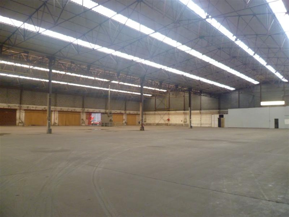Loods van +/- 5.145m² centraal Roeselare - foto 2