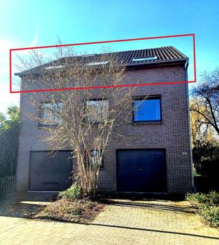 TE HUUR in Erembodegem, vernieuwd lichtrijk appartement met sfeervolle houtaccenten, gelegen op de 2de verdieping van een kleine residentie...