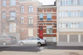 In de buurt van het Elisabethpark, gelegen in een zeer rustige straat, bevindt zich deze instapklare eengezinswoning met terras 20m². De woning beschikt over 4 slaapkamers, 2 keukens en 2 badkamers, wat tal van mogelijkheden biedt voor een groot gezin of een kangoeroewoning.EPC: FElektrische installatie niet conform de geldende normen.