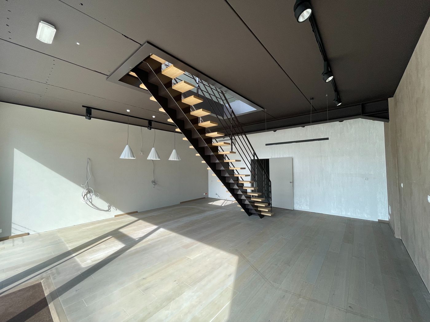 240 m² kantoor/handelsruimte met tal van mogelijkheden in Knokke-Heist - photo 2