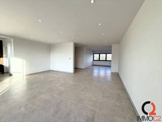 Recent gerenoveerd luxueus uitgerust en zeer ruim (151 m²!!!) appartement, gelegen in het centrum van Tessenderlo-Ham.Het appartement is ingedeeld...