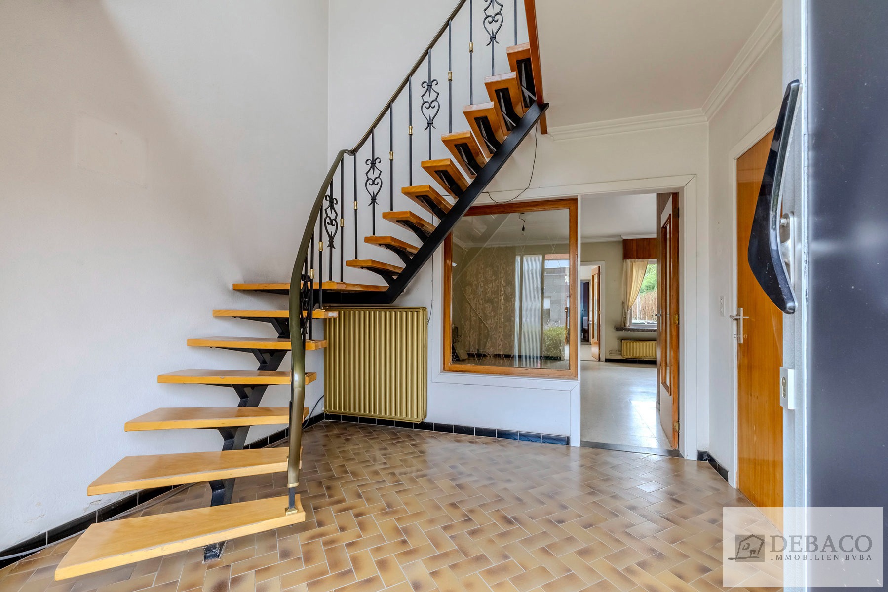 Ruime te renoveren woning met 3 slpk en tuin te Herenthout! - foto 2