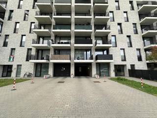 In dit project zijn nog enkele ondergrondse autostaanplaatsen en fietsenstaanplaatsen beschikbaar, op een boogscheut van de Hobokense polder en...