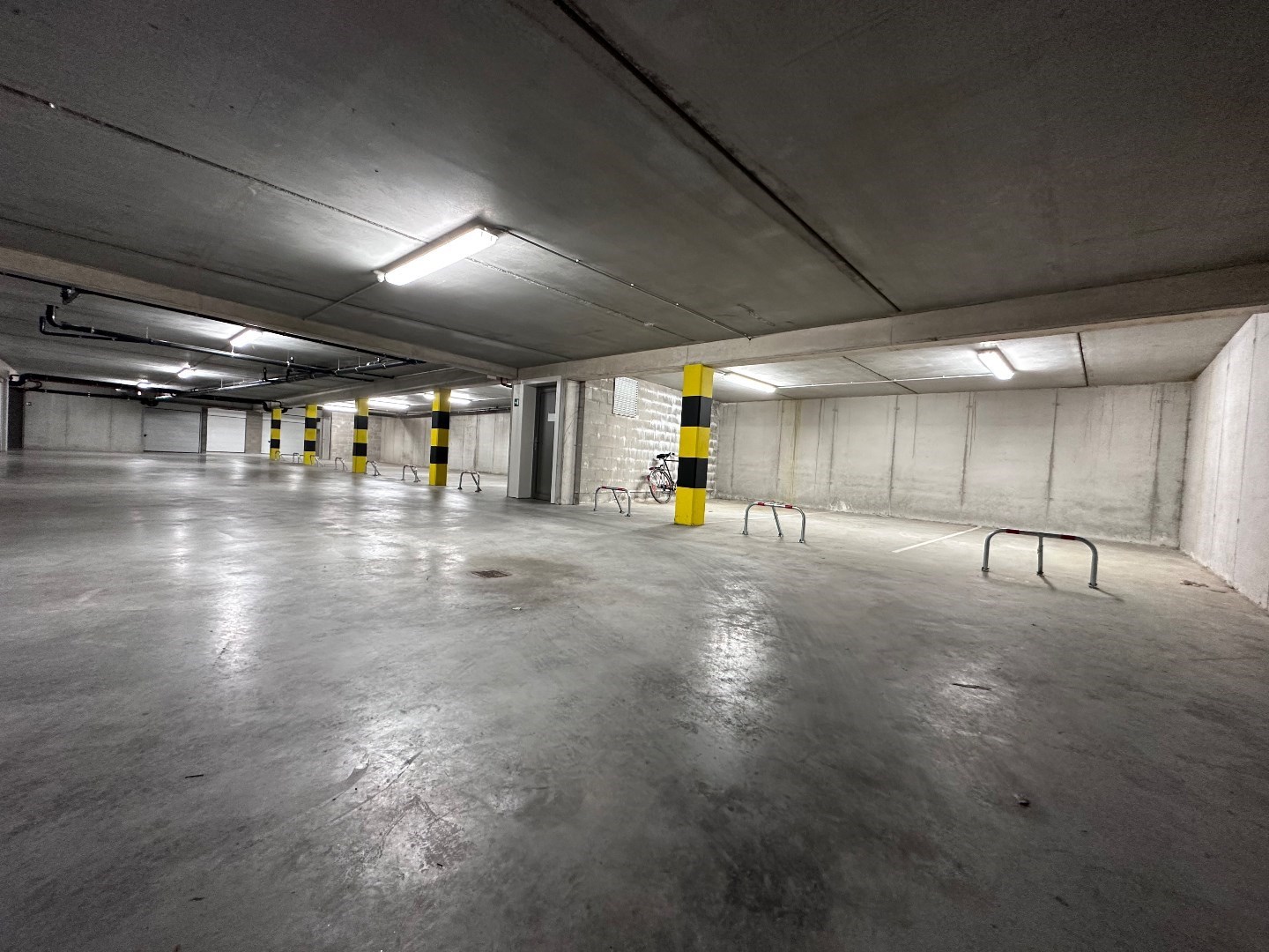 Ondergrondse parkeerplaats in centrum Gistel - foto 4