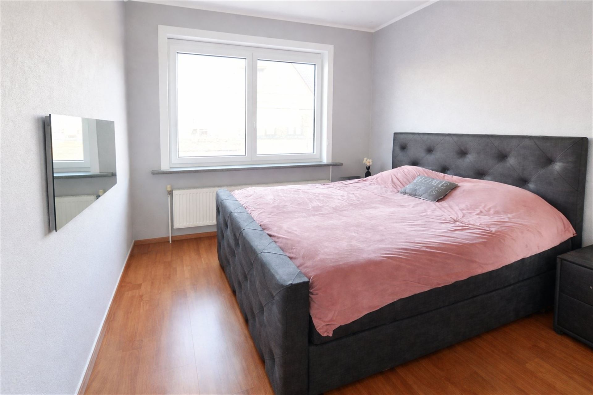 ruime woning met dubbele garage - foto 4