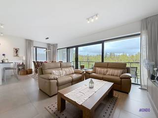 In een zeer recent gebouw aan de oevers van de Schelde bevindt zich dit uitzonderlijk ruime en instapklare appartement.Dankzij de nabijheid van...