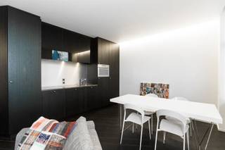 Info/Visit: Please fill out rental application at www.sinjoor.be and answer all questions on the form.SurroundingsFurnished studio of 63 m² is...