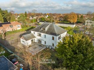 Bent je op zoek naar een uniek landhuis waarin je jouw eigen visie op wonen volledig kan vertalen? Zoek je een woning met een ziel, ruimte...