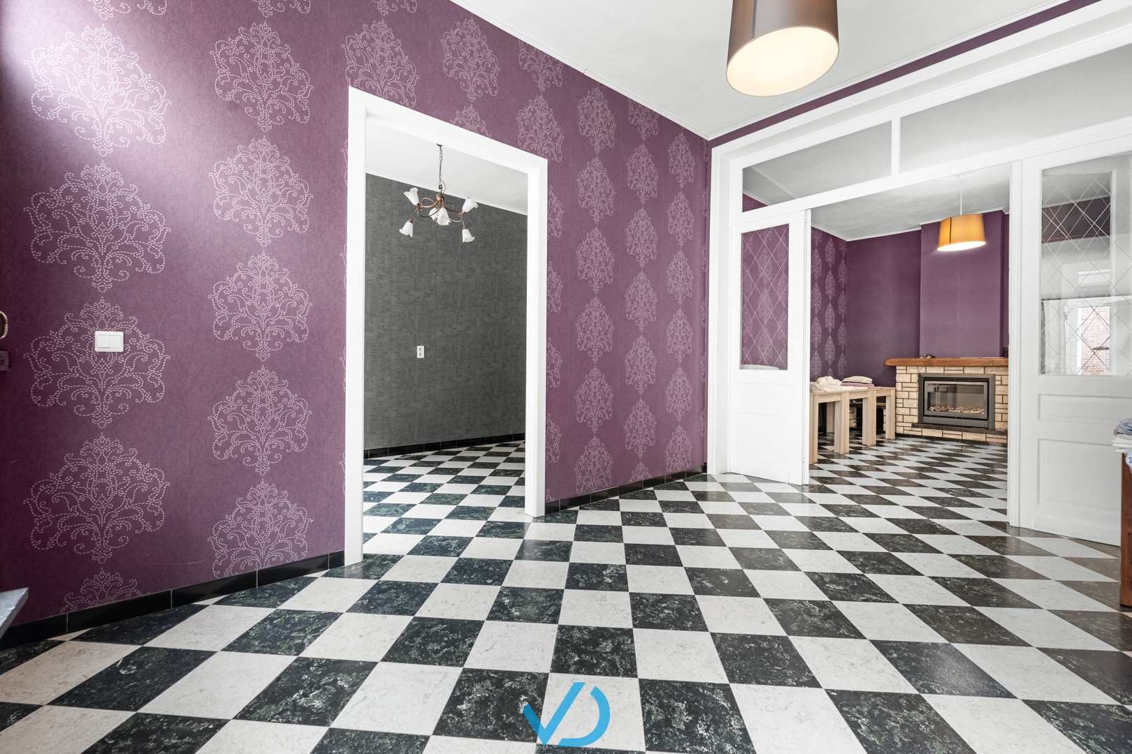 Uitzonderlijk ruime herenwoning met aparte studio in het historische centrum van Ieper! - foto 2