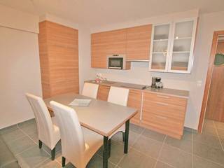 Te huur: Gemeubeld appartement met 1 slaapkamer in centrum Nieuwpoort-bad.Ontdek dit centraal gelegen, gemeubeld appartement op de 3e verdieping,...