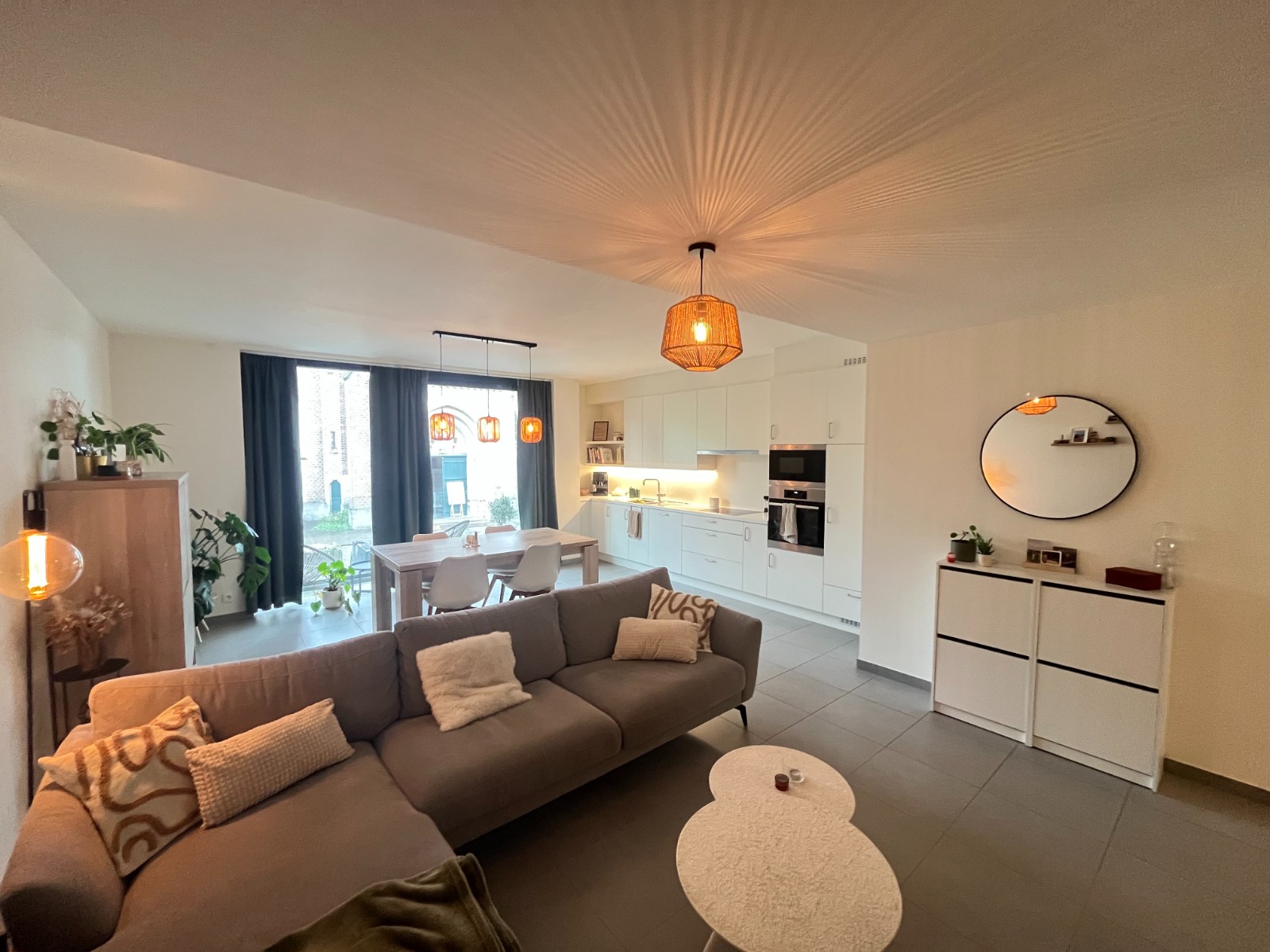 TE HUUR: Gezellig 2-slaapkamers Appartement met vloerverwarming in Centraal Olsene - foto 2