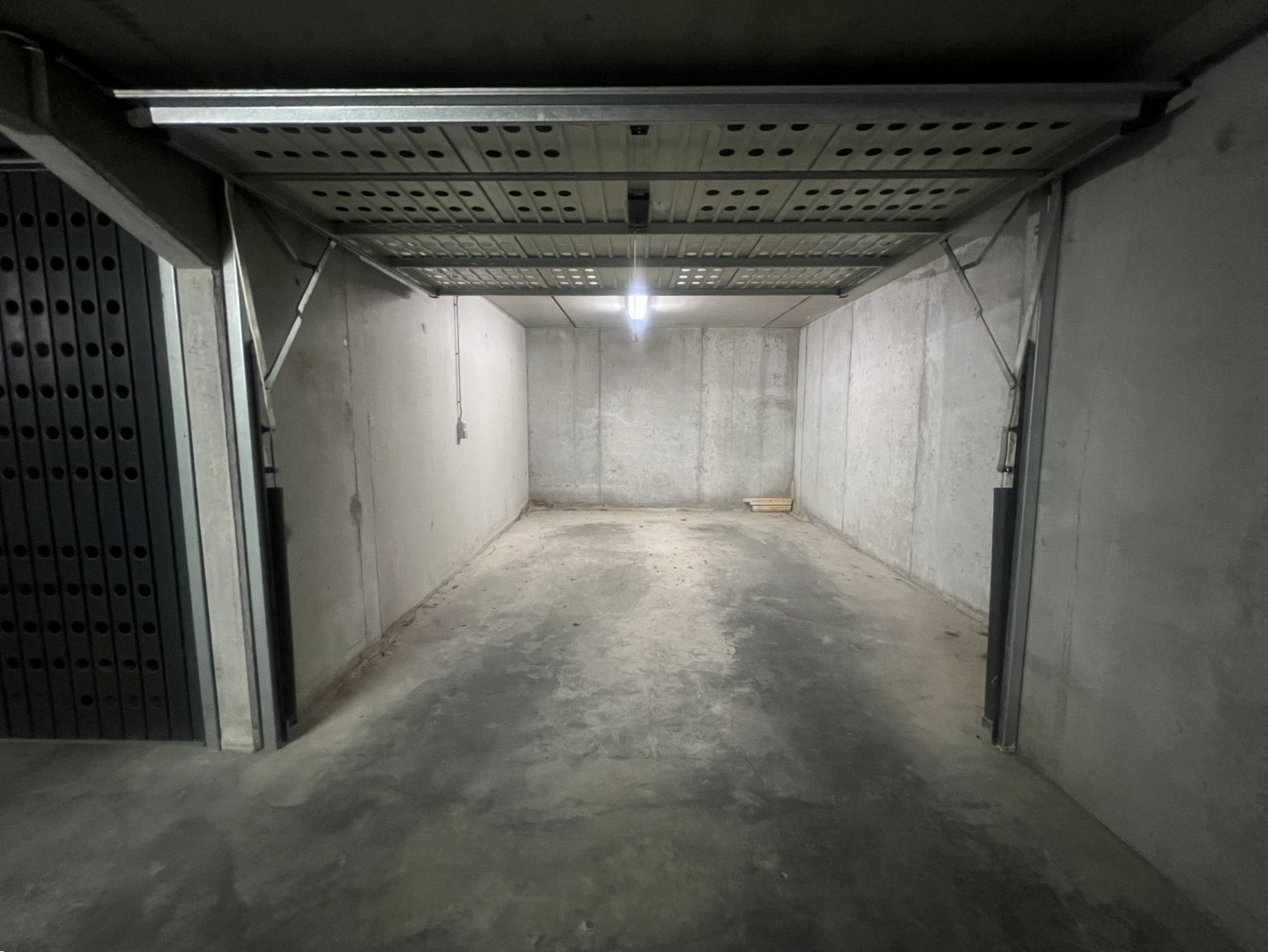 Gesloten garagebox centraal gelegen in het Zoute - foto 5