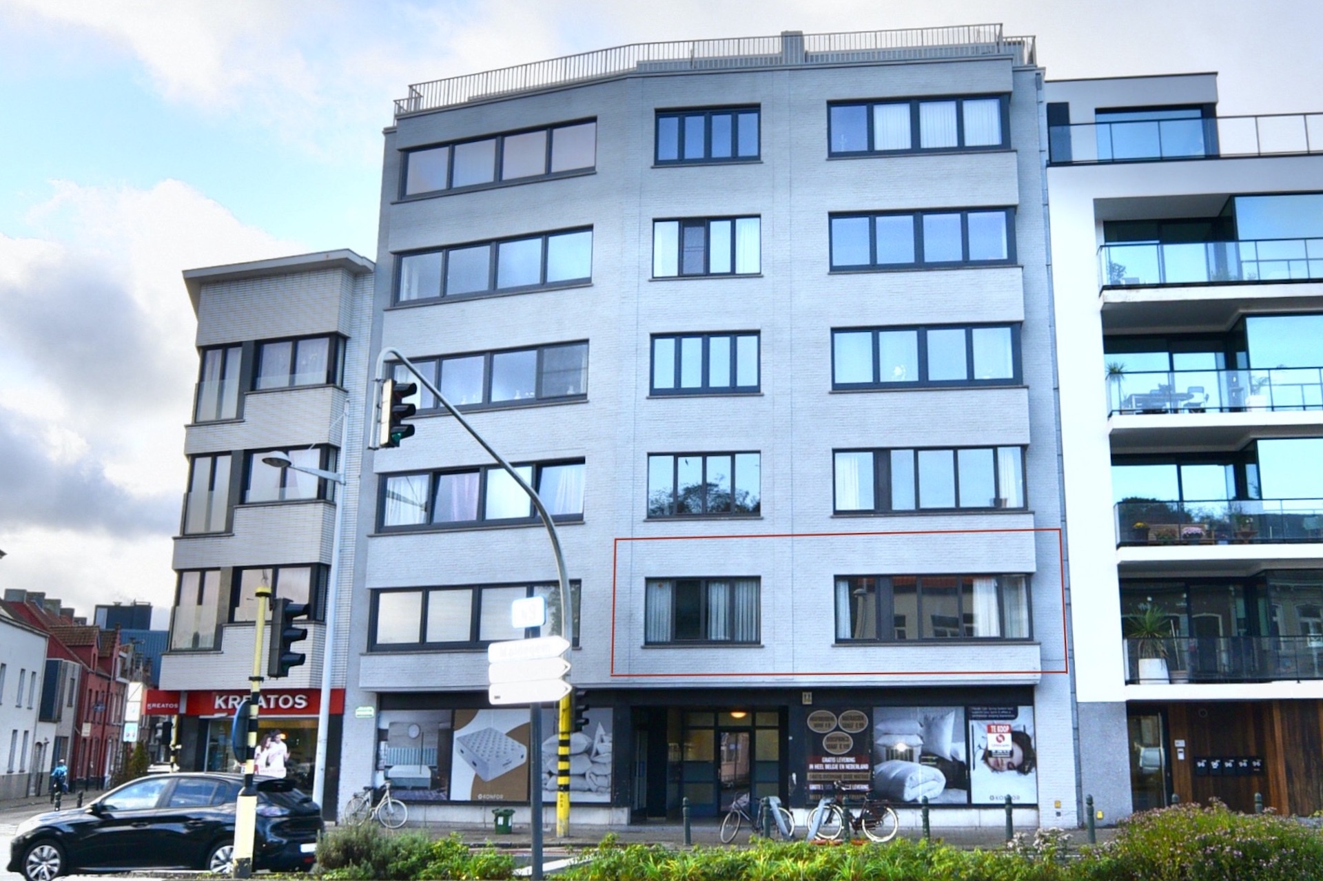 Centraal gelegen app met 2 ruime slpk, groot terras en garage* voor 179.000 EUR - foto 1