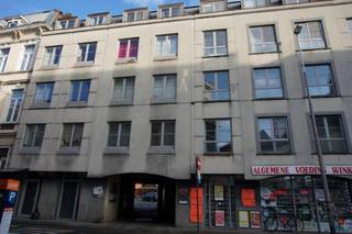 Instapklare studio in erkende studentenresidentie in de Hoogstraat, op slechts 10 min. wandelen van de Korenmarkt, 4e verdieping. Interessante...