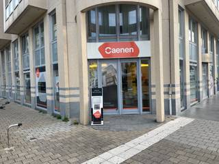 Ruim en instapklaar handelspand, centraal gelegen recht tegenover de Mercator en de jachthaven van Oostende. Momenteel in gebruik door...