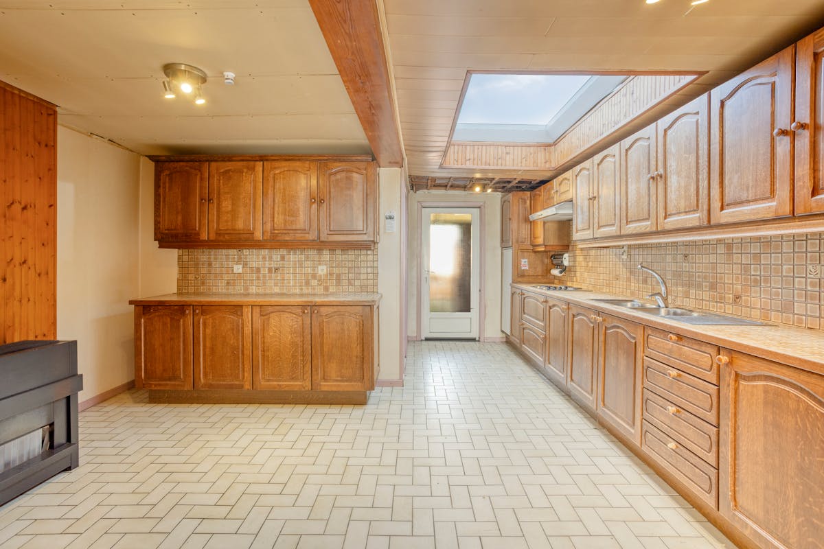 5-bedroom house to renovate for sale in the Elsdonkwijk in Wilrijk - photo 4