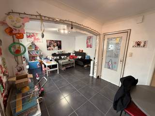 Gunstig gelegen (de Bosmolens) instapklare ééngezinswoning met 4 slaapkamers. Gelegen op een zuidoost gericht perceel van  253m². Indeling:...