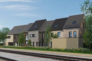 Op een gunstig gelegen perceel in Kessel, vlakbij het centrum, winkels, scholen en openbaar vervoer, bevindt zich deze energiezuinige nieuwbouwwoning (BEN) met drie slaapkamers. De woning biedt een aangename woonomgeving met een groen uitzicht, gecombineerd met hedendaags wooncomfort volgens de strengste energienormen.<br /><br />Deze stijlvolle woning wordt uitgerust met een warmtepomp, zonnepanelen, een volledig ingerichte keuken en een moderne badkamer. Bovendien krijgt u nog inspraak in de afwerking, volledig volgens het lastenboek.<br /><br /><strong>Let op: de getoonde afwerking is louter indicatief en vormt geen weergave van de specificaties in het lastenboek.</strong><br /><br />Via de inkomhal met gastentoilet betreden we de woning. De lichtrijke leefruimte biedt voldoende plaats voor een gezellige zithoek en een aparte eetruimte. De open keuken sluit hier naadloos op aan en wordt voorzien van kwalitatieve toestellen. Vanuit de leefruimte heeft u directe toegang tot het ruime terras en de zuidoost georiënteerde tuin, waar u in alle rust en privacy kunt genieten. Op het gelijkvloers bevindt zich eveneens een praktische berging.<br />Op de eerste verdieping geeft de nachthal toegang tot twee slaapkamers, een apart toilet en een badkamer, uitgerust met een dubbele lavabo en inloopdouche. Mits de nodige aanpassingen kan de zolderverdieping worden ingericht als een volwaardige derde slaapkamer, met bijkomende bergruimte.<br />Een parkeerplaats dient verplicht bij aangekocht te worden. In de voortuin wordt bovendien een fietsenberging voorzien in een stalen constructie.<br /><br />Dit is een uitstekende opportuniteit als u op zoek bent naar een kwalitatieve nieuwbouw woning met 3 slaapkamers op een centrale locatie. Contacteer ons voor meer informatie op 0474/78 07 73 of neem een kijkje op www.boonstravastgoed.be.<br /><br />Bijzonderheden:<br />- Nieuwbouw<br />- 3 slaapkamers<br />- Centrale locatie