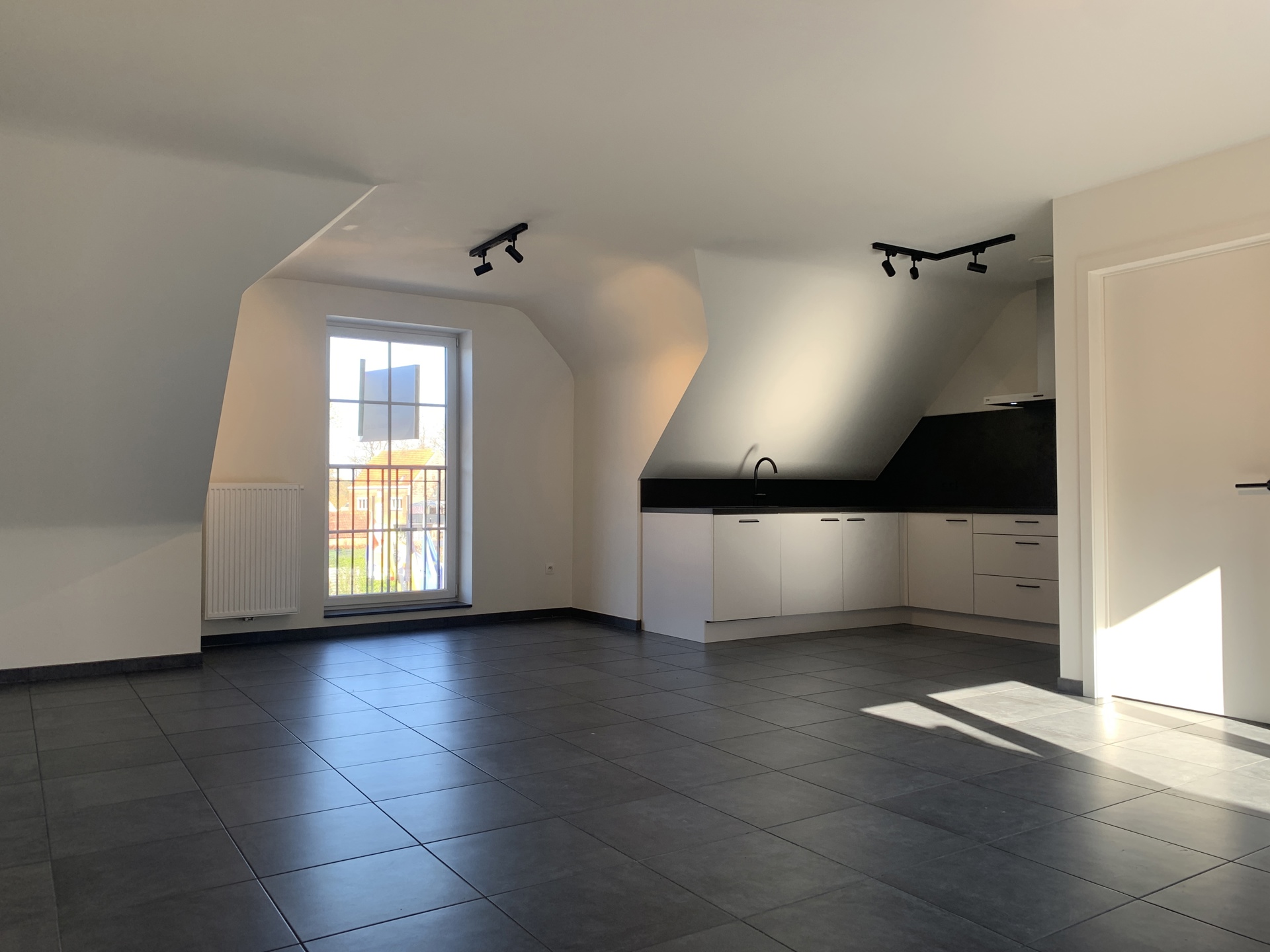 Lichtrijk en modern dakappartement met zuidgericht terras - foto 2