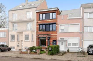 Charmante, verrassend ruime, op te frissen woning met 3 slaapkamers, garage en zonnig tuintje op fietsafstand van Mechelen centrum!Op zoek naar een...